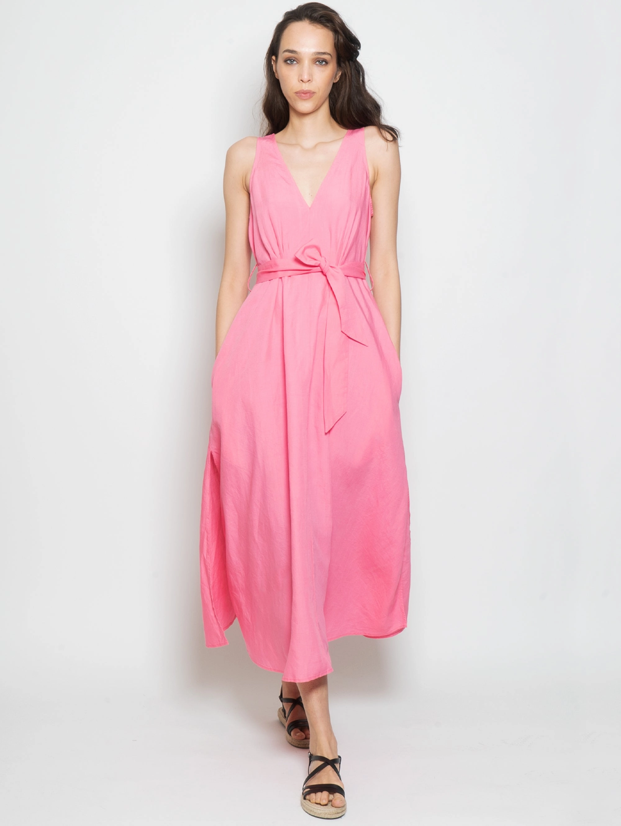 Longuette Dress with Pink V-Neck