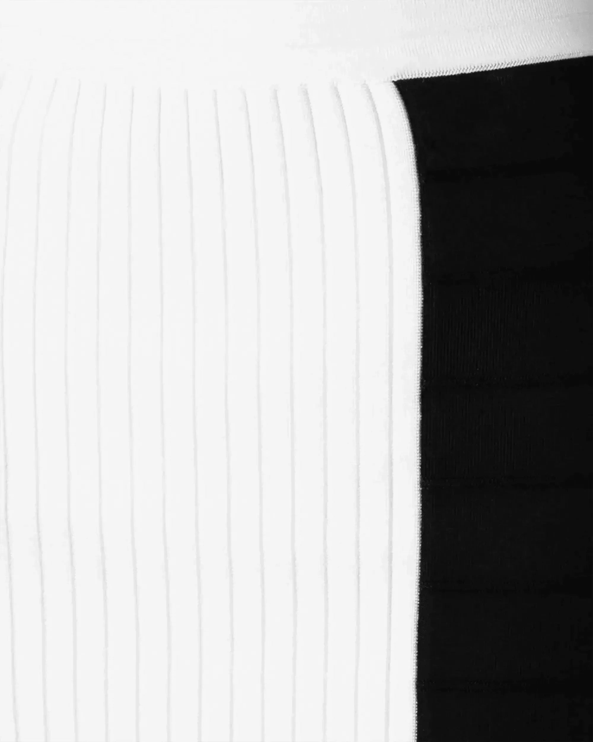 V-Detail Knit Skirt