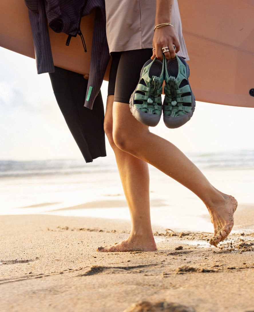 Women's Newport H2  |  Navy/Magnet